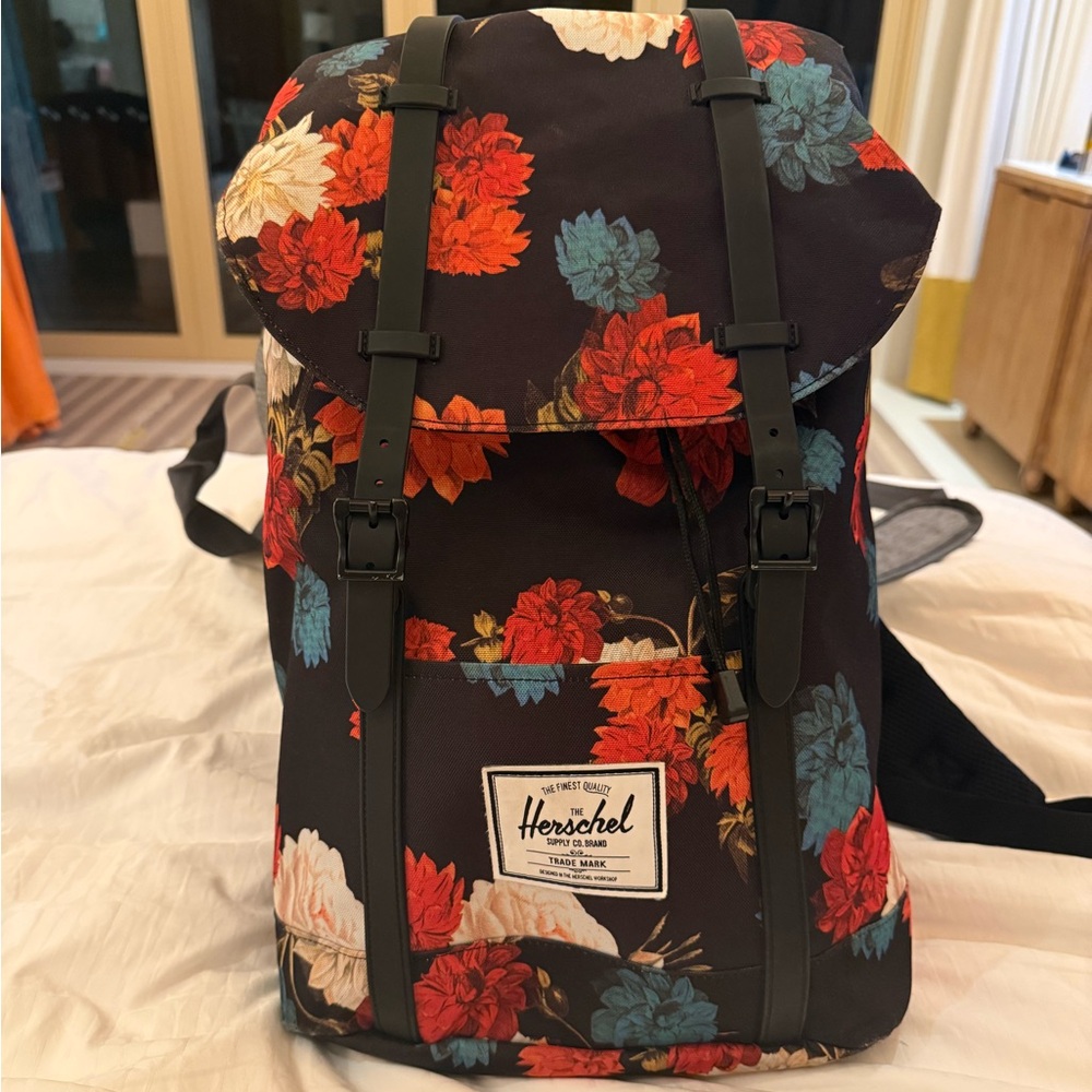 Herschel Retreat™ Backpack - 23L - Black, Red, Blue